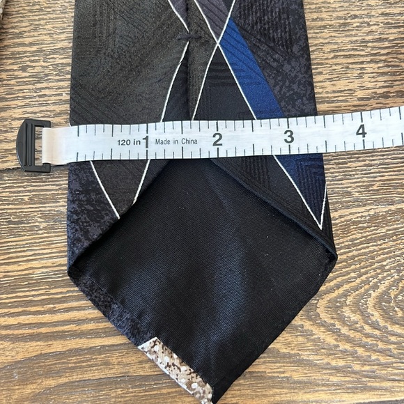 Town Craft Sophisticated Black and Blue Geometric‎ Tie 100% Polyester - Picture 3 of 3